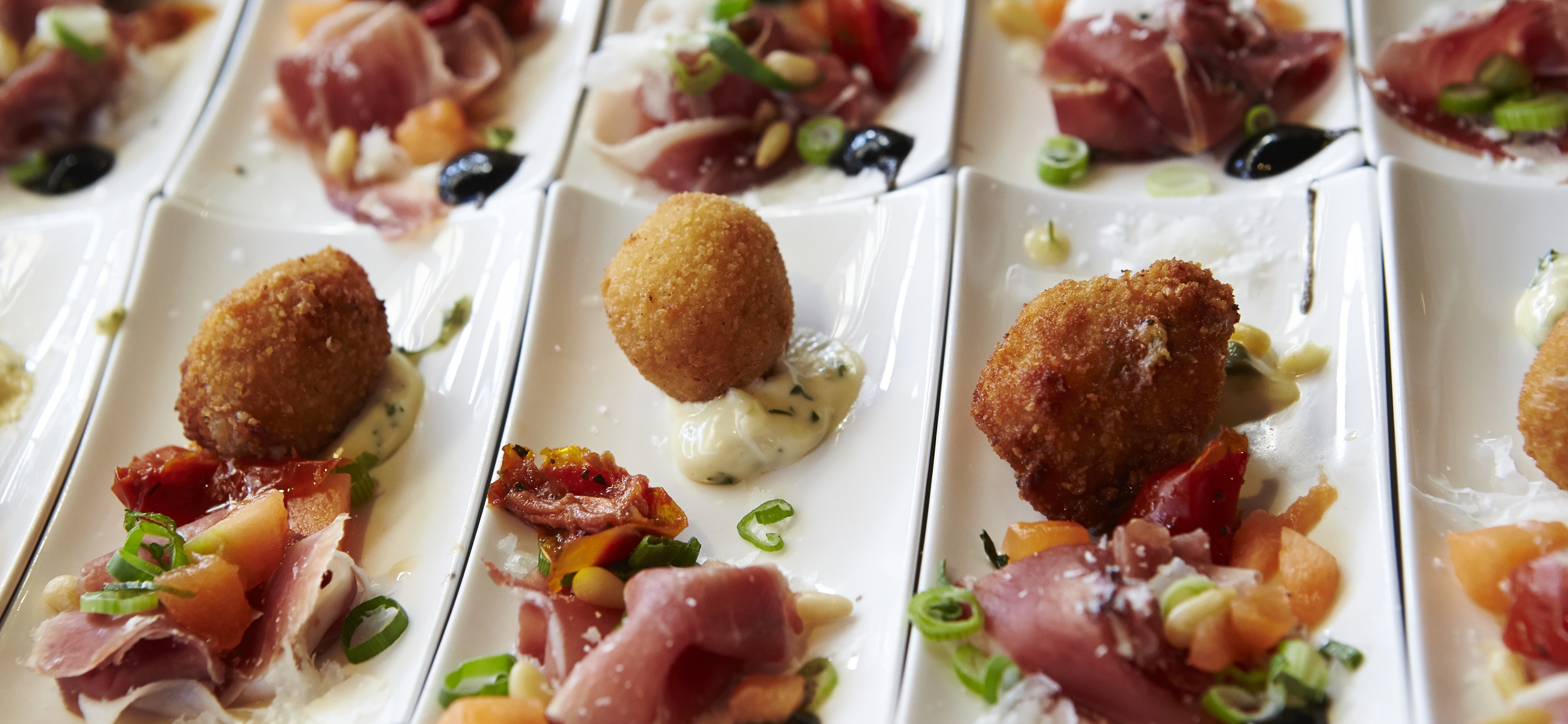 Ten Boogaerde, feestzaal, kortemark, trouwen, brunch, swingdiner, babyborrel, communie, huwelijk, restaurant, traiteur, eindejaar, jubileum, seminarie, feestzaal West-Vlaanderen, trouwfeest, huwelijksfeest, huwelijksbeurs, kerstavond, kerstdag, oudejaar, Nieuwjaar, kreeftenfestijn, sinterklaasbrunch, Valentijn, paashappening, Moederdag, vaderdag, bruidssuite, feestzalen brugge